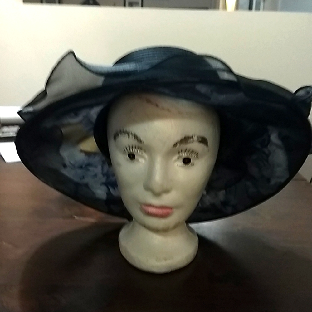 Ladies dress hat